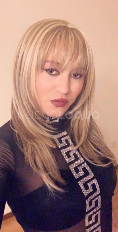  Claudia travesti Latina  horas  a 