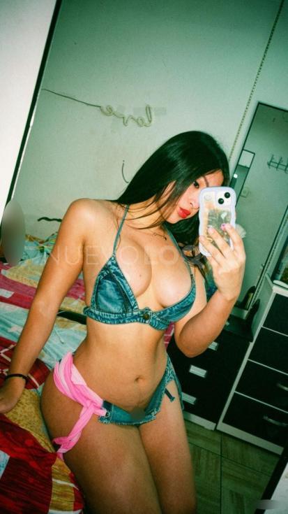  Joven trans con cuerpazo
