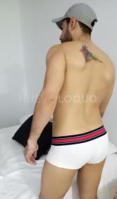 LATINO, MASCULINO Y DISCRETO