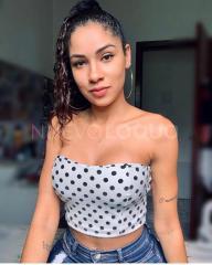 espectacular y ardiente modelo