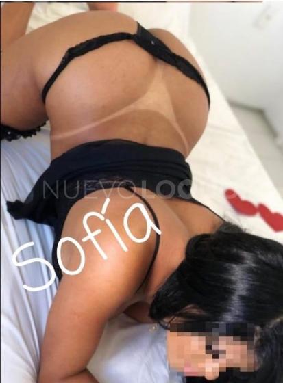  Jovencita cariñosa y muy implicada