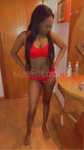 Latina   a partir de rosas