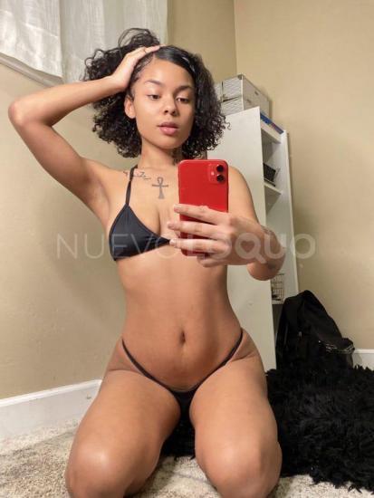  la chica mas caliente de toda la cuidad !!!!!!