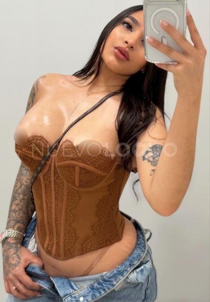  , WITH JAW-DROPPING CURVES & SWEET