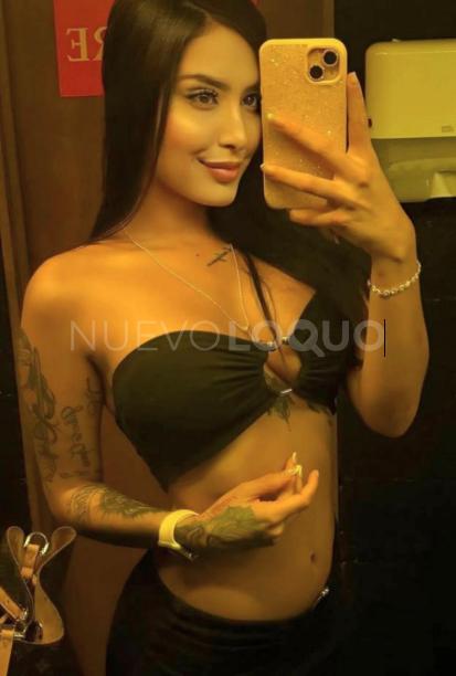  GORGEOUS WOMAN