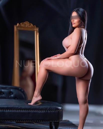  Sensual y divertida latina