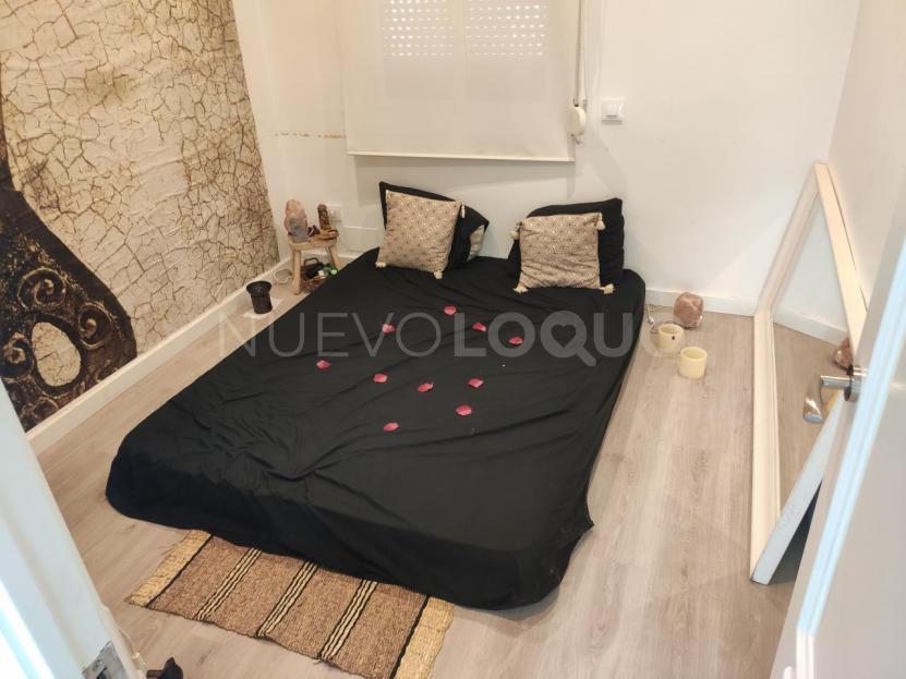  Se ofrece habitación para masajista