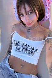 SENSUAL MODELO EN EL CENTRO DE PALMA