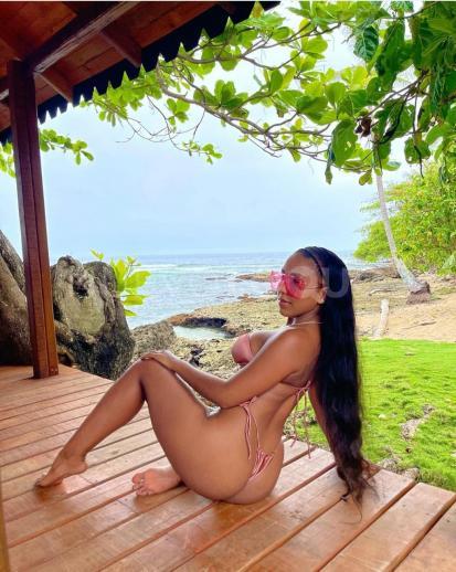  Una Morena para que pases Genial