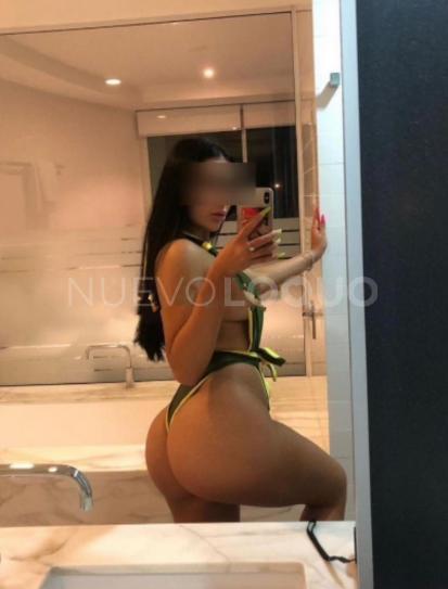  Bella latina con pechos de infarto