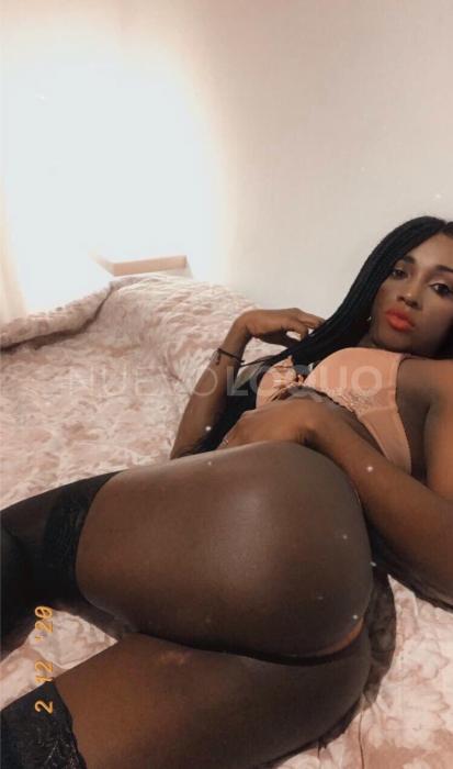  Negra latina vicióso