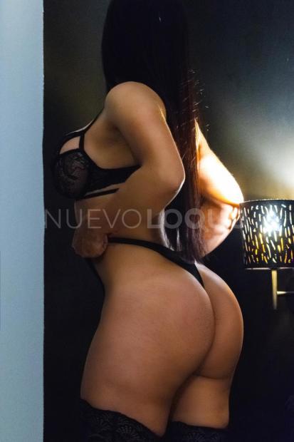  sofi sensual y elegante