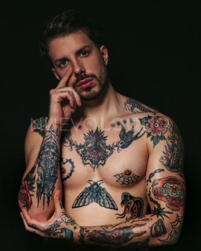  ENEA MASAJISTA, ACOMPAÑANTE DE LUJO