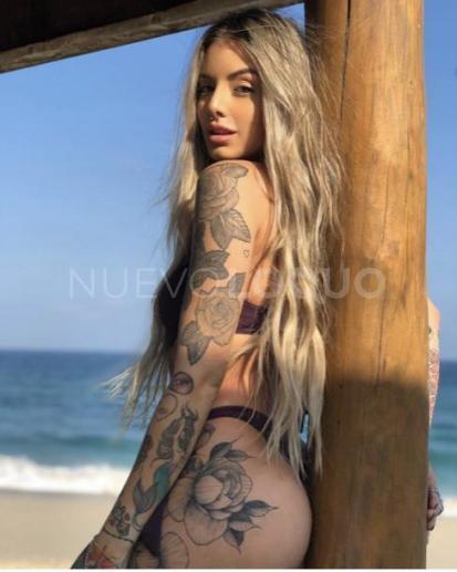  Jovencita caliente 
