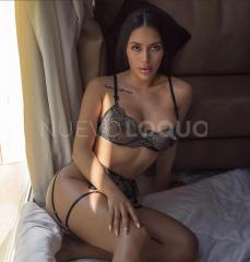 morena dulce, atrevida y sensual con curvas grandes tetas naturales %
