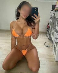 Tatiana , colombiana muy traviesa y especialmente caliente.