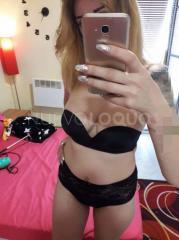 Mónica jovencita cariñosa  