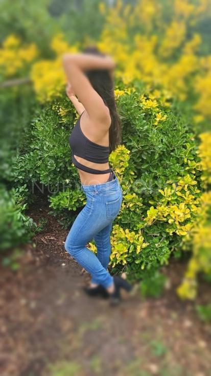  Naomi española  años masajista titulada