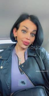 Latina muy cariñosa