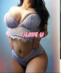 Vanesa una linda morena colombiana ardiente