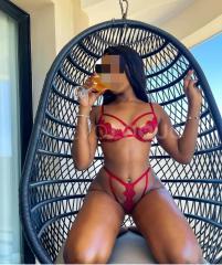 Valentina, joven colombiana, entregada al máximo y complaciente.