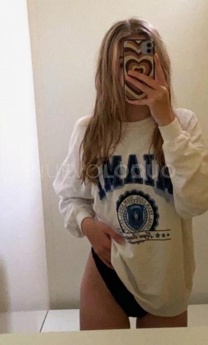  SOLO PARA CABALLEROS Serios masajista rubia