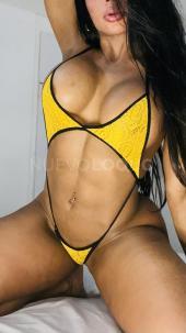 Novedad, latina de curvas y líneas perfectas 