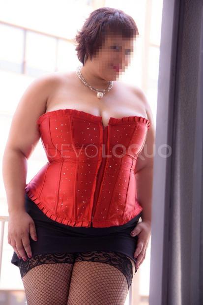  curvy pechugona
