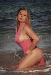 HERMOSA RUBIA ARDIENTE