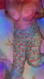LOLA NOVEDAD MADURITA VEN A CONOCERME