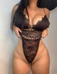 Amanda hermosa latina de  años nueva en la zona