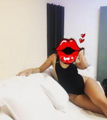 Encantadora jovencita,  .