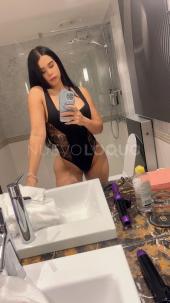 alondra chica complaciente