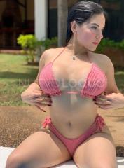 Chica caliente morbosa y complaciente