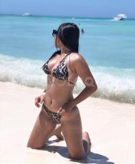 HOLA SOY MIA    /H DISPONIBLE