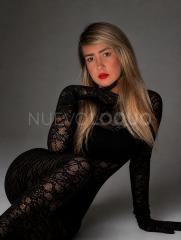Encantadora Cariñosa y Complaciente