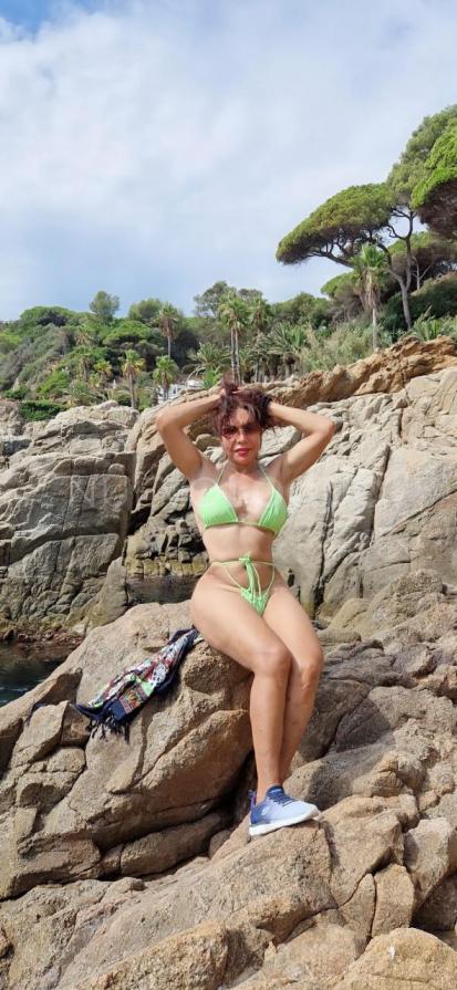  chica latina tierna amable