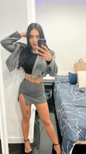 Barbie jovencita española de fotos reales, Dulce , cariñosa, romántica muy divertida