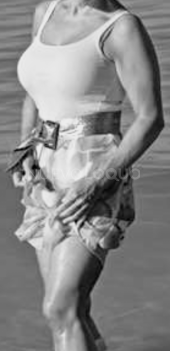 CRISTINA MADURA ATRACTIVA Y ELEGANTE.