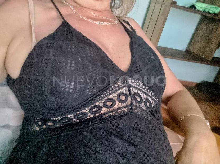  MILF  y jugetona