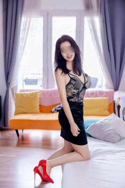 MEJOR CHICA ACOMPAÑA Y MASAJISTA