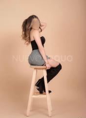 MI AMOR SOY UNA JOVEN CARIÑOSA CON GANAS DE COMPLACER 