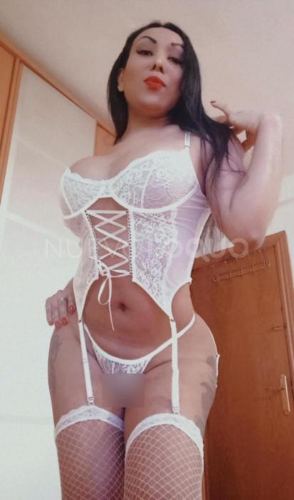  Trans morena cuerpazo