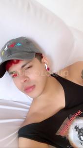 Joven latino en valencia