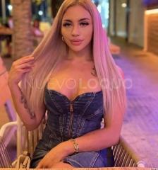 Rubia ardiente diosa