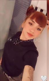 Jovencita estudiante pocos días
