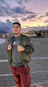 Alex, colombiano, buen rollo, complaciente.