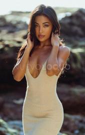 Morenita exótica  horas