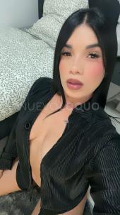 UNA MORENA DE CUERPO NATURAL