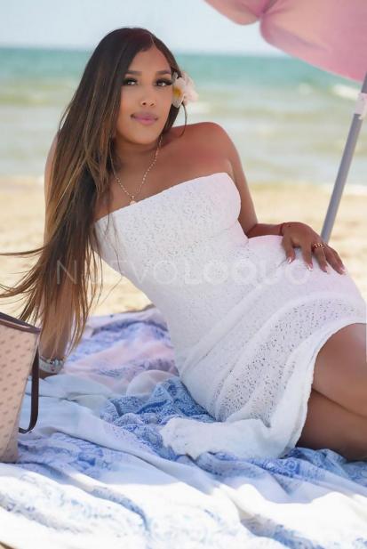  ALISON CON CURVAS PERFECTAS Y PRONUNCIADAS